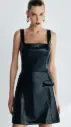 VESTIDO CURTO EM COURO SINTÉTICO - ESMERAL